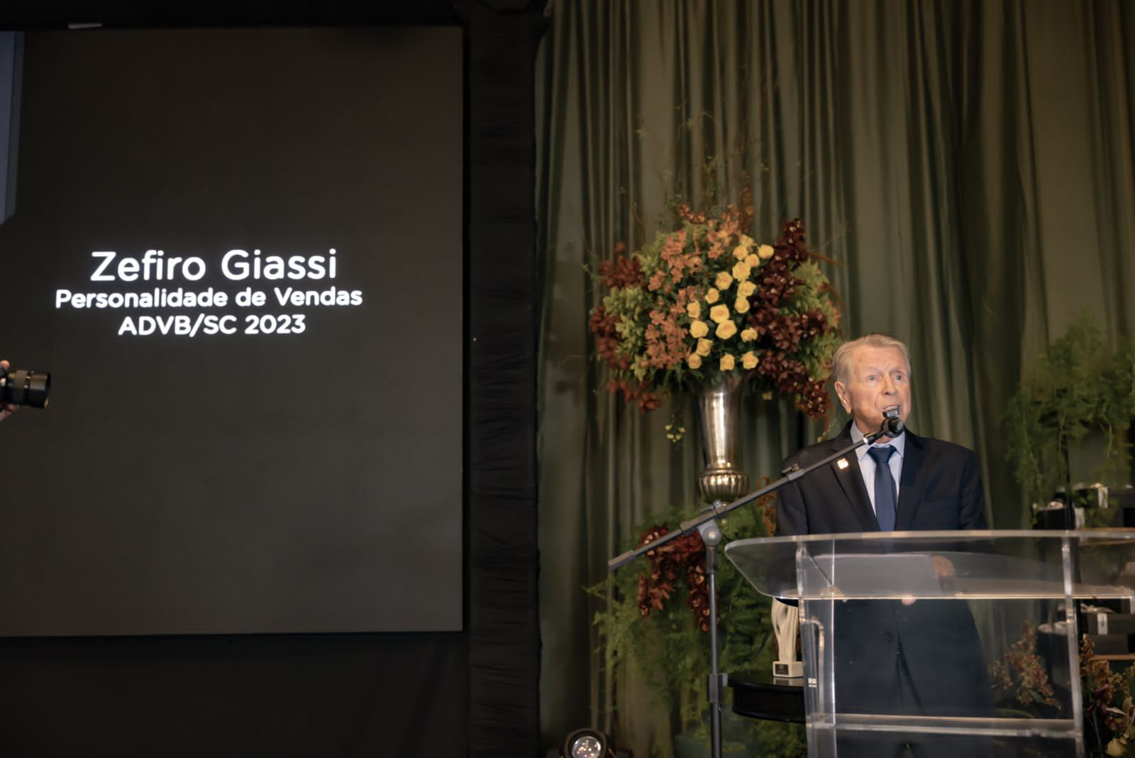 Zefiro Giassi recebe prêmio Personalidade de Vendas ADVB/SC 2023